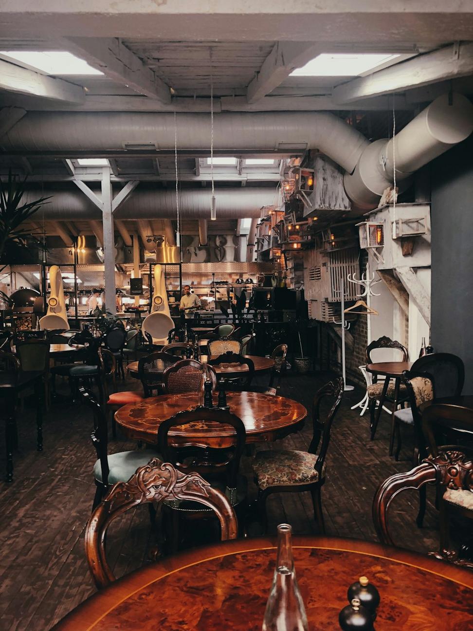 Iron & Oak Restaurant